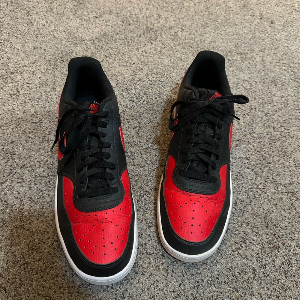 Nike Men's Red and Black Sneakers